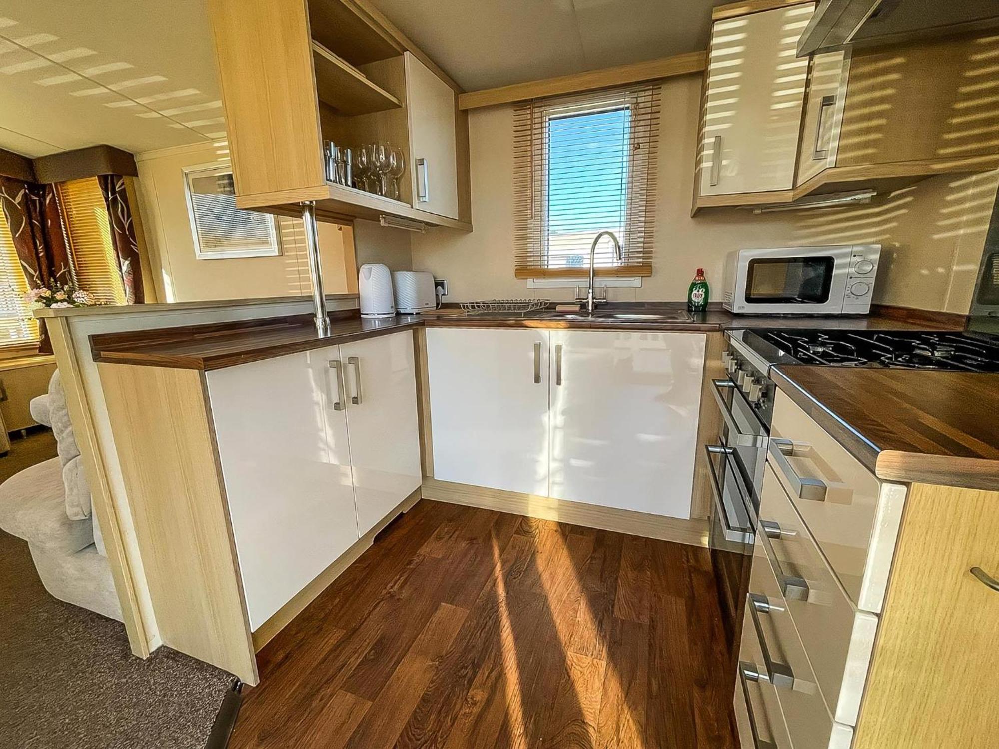 לואסטופט Lovely Caravan With Spacious Decking At North Denes In Suffolk, Ref 40134Nd מראה חיצוני תמונה