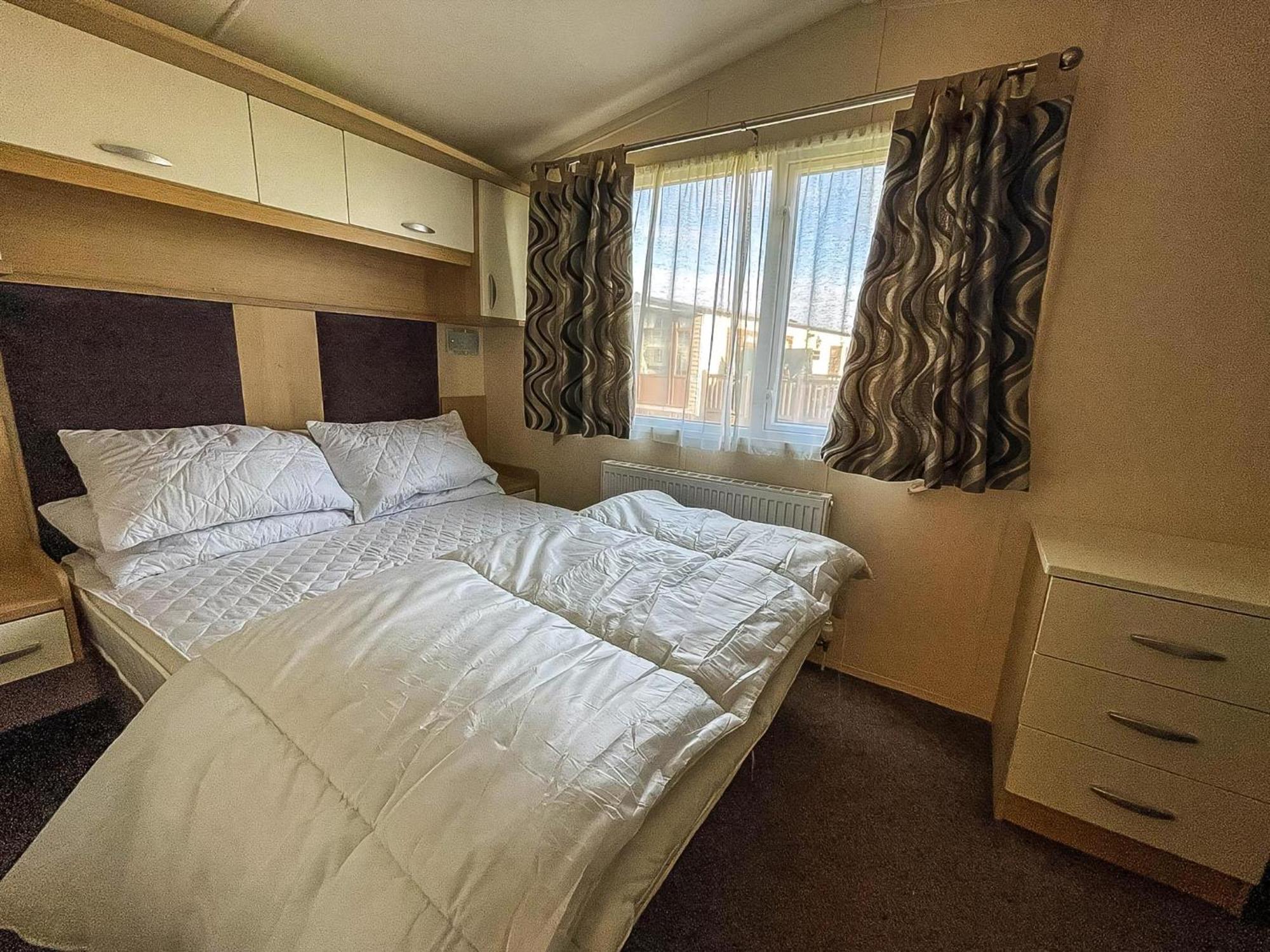 לואסטופט Lovely Caravan With Spacious Decking At North Denes In Suffolk, Ref 40134Nd מראה חיצוני תמונה